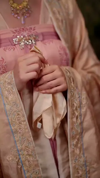 ฮองเฮาจอมไฮเทค