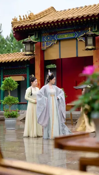 ฮองเฮาจอมไฮเทค