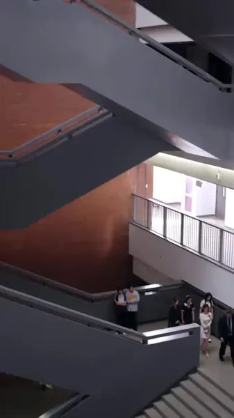 แต่งงานกับศัตรูของพ่อแม่