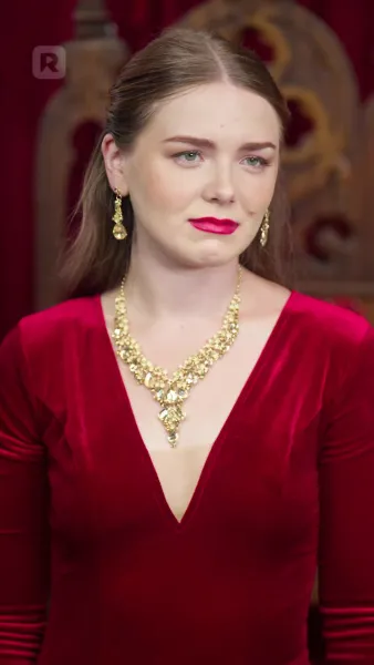 ราชินีผู้กำเนิดใหม่จากเถ้าธุลี