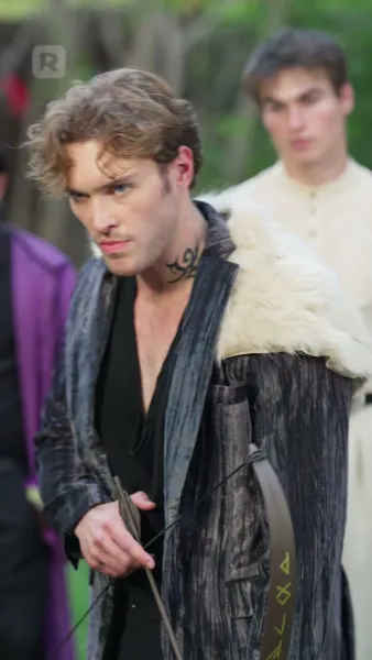 ราชินีผู้กำเนิดใหม่จากเถ้าธุลี