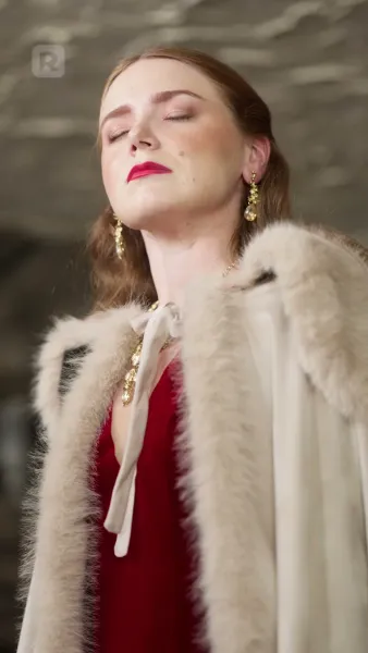 ราชินีผู้กำเนิดใหม่จากเถ้าธุลี