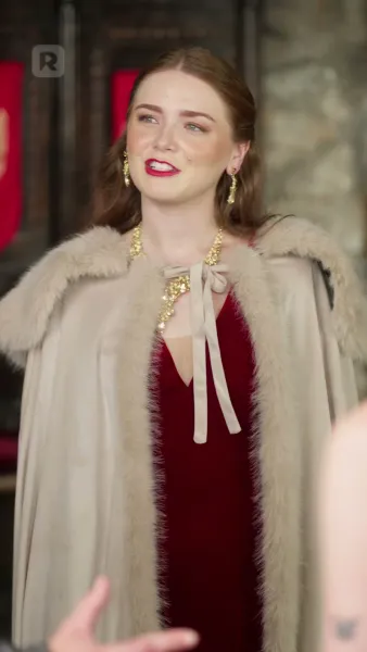 ราชินีผู้กำเนิดใหม่จากเถ้าธุลี