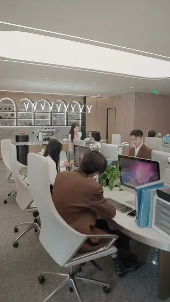 เธอไม่ใช่จันทราเดิม