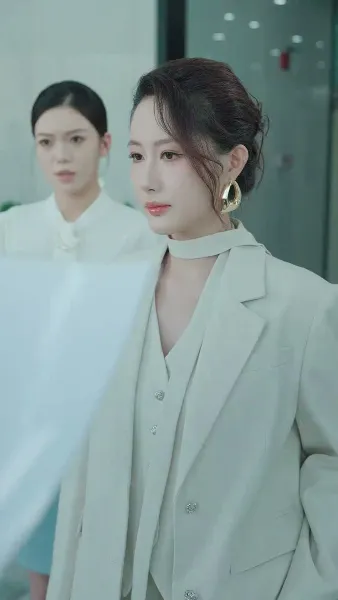 เธอไม่ใช่จันทราเดิม