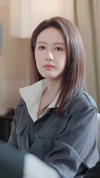 เธอไม่ใช่จันทราเดิม