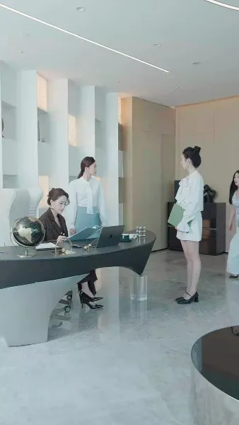 เธอไม่ใช่จันทราเดิม