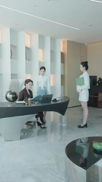 เธอไม่ใช่จันทราเดิม