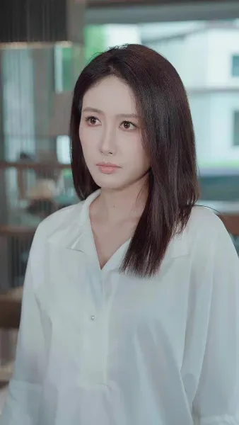 เธอไม่ใช่จันทราเดิม