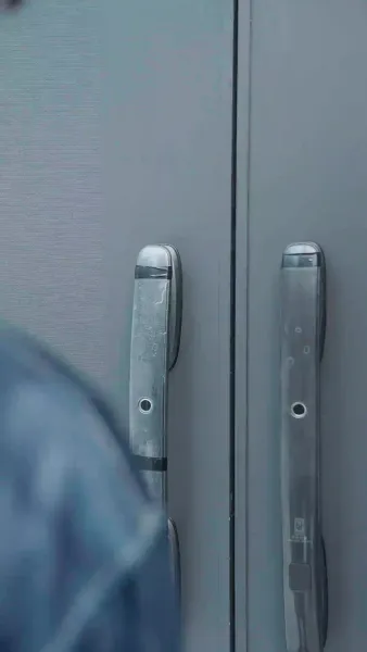 เธอไม่ใช่จันทราเดิม