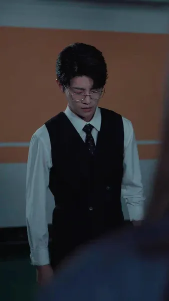 เธอไม่ใช่จันทราเดิม