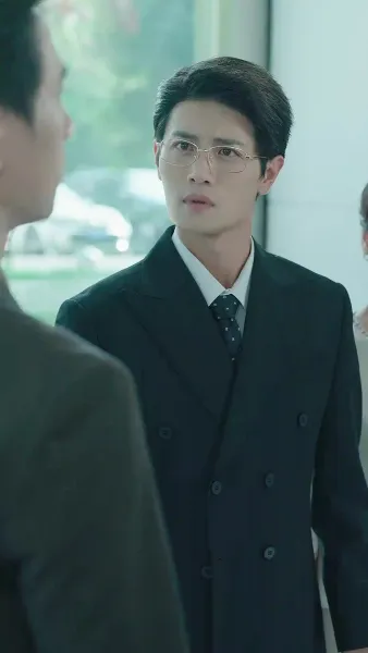 เธอไม่ใช่จันทราเดิม