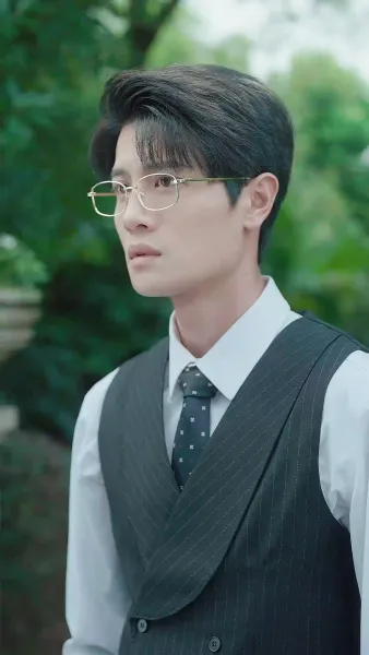 เธอไม่ใช่จันทราเดิม