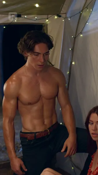 สาวซิงตัวป่วนค่ายรักฤดูร้อน