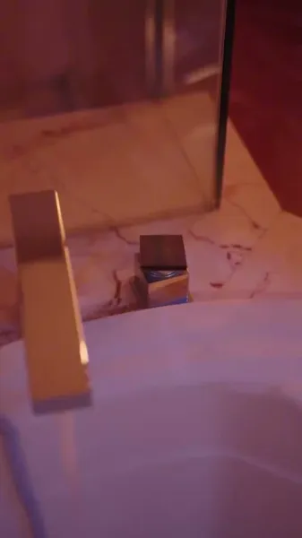 ราคาที่ต้องจ่ายเพื่อการเสแสร้ง