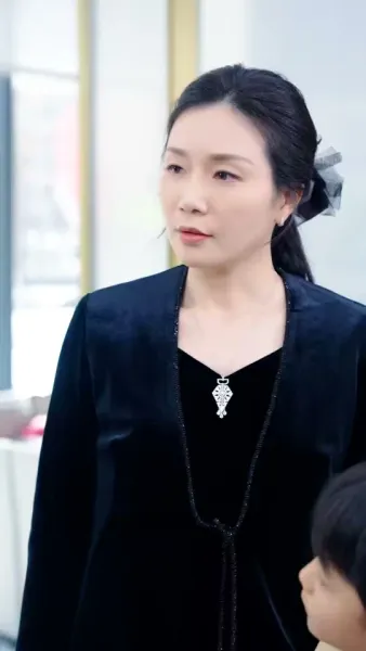 อดีตเมียขายผัก คือประธานหญิง