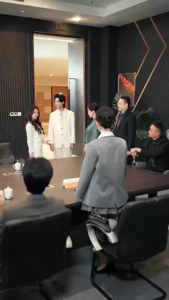 ลวงให้รัก ล่อให้ร้าย