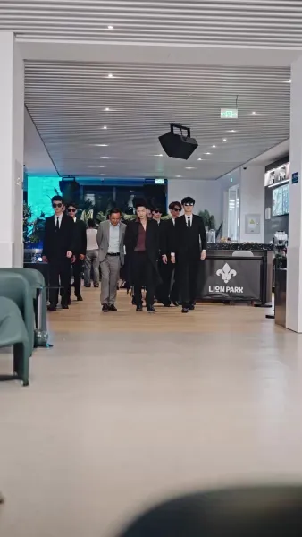 ราชินีนักบู๊ทวงบัลลังก์