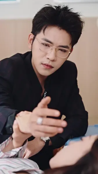 ราชินีนักบู๊ทวงบัลลังก์