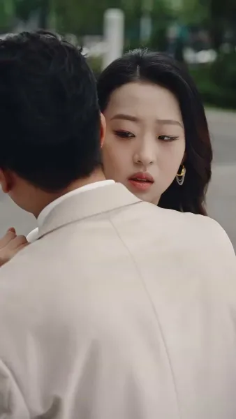 ราชินีนักบู๊ทวงบัลลังก์