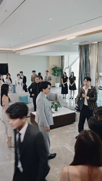 ราชินีนักบู๊ทวงบัลลังก์