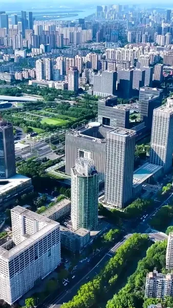 กุหลาบเคียงสน