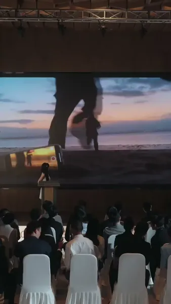 พูดล้นใจ รักไร้เสียง