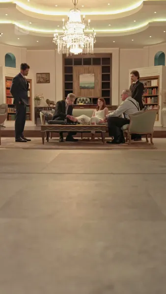 สืบทอด: ความงามและมหาเศรษฐี