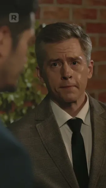 สืบทอด: ความงามและมหาเศรษฐี