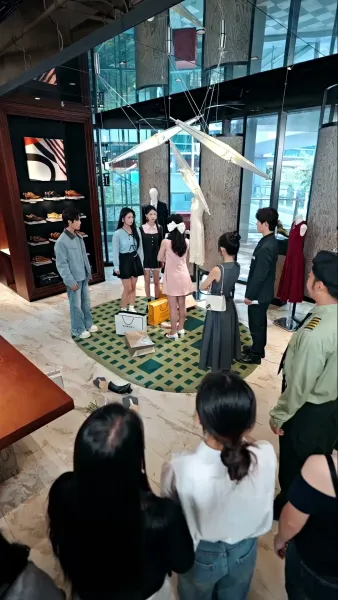 รีเทิร์นมาแค้นด้วยมือถือปุ่มกด