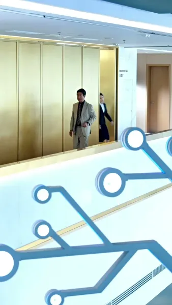 รีเทิร์นมาแค้นด้วยมือถือปุ่มกด