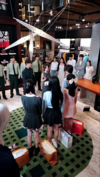 รีเทิร์นมาแค้นด้วยมือถือปุ่มกด