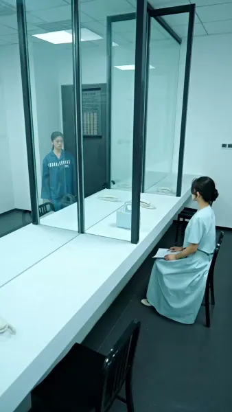 รีเทิร์นมาแค้นด้วยมือถือปุ่มกด