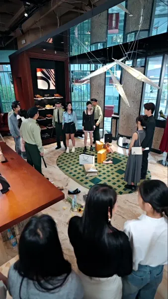 รีเทิร์นมาแค้นด้วยมือถือปุ่มกด