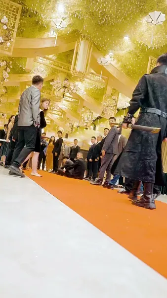 ผมคือท่านเหนือหัว