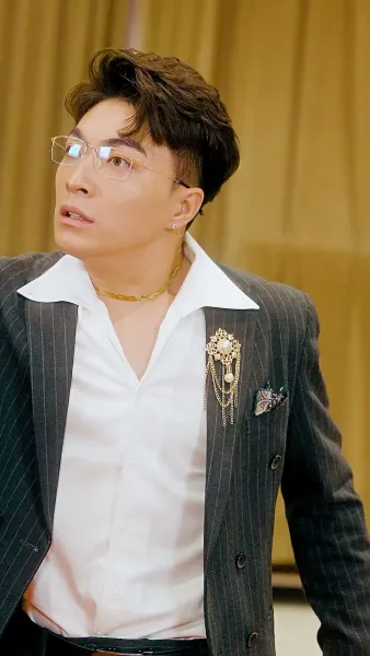 ผมคือท่านเหนือหัว