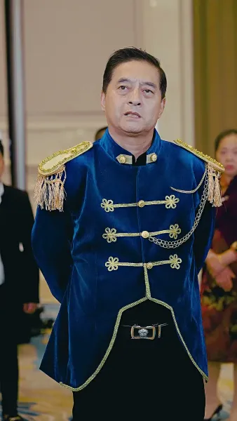 ผมคือท่านเหนือหัว