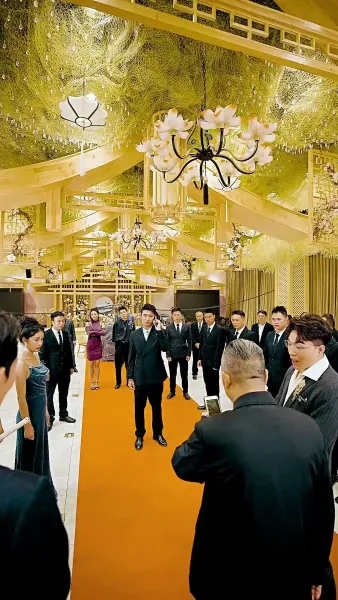 ผมคือท่านเหนือหัว