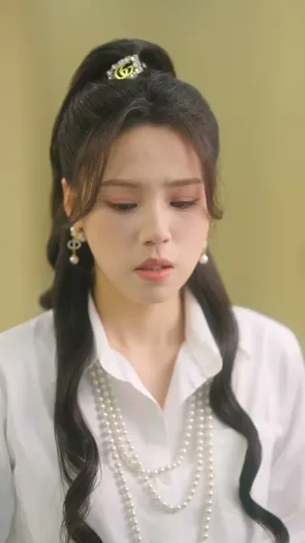 เธอกลับมาพร้อมมารยาร้อยเล่มเกวียน