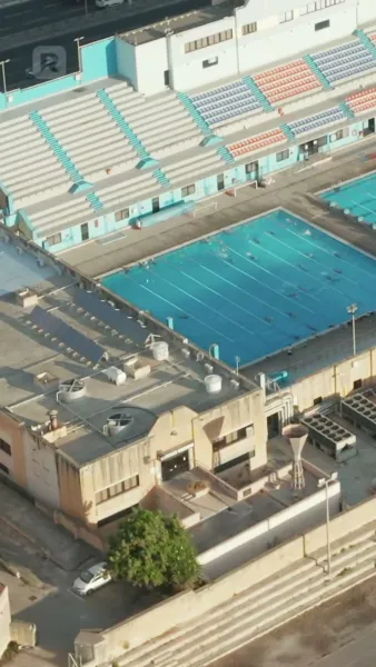 ว่ายน้ำหารัก