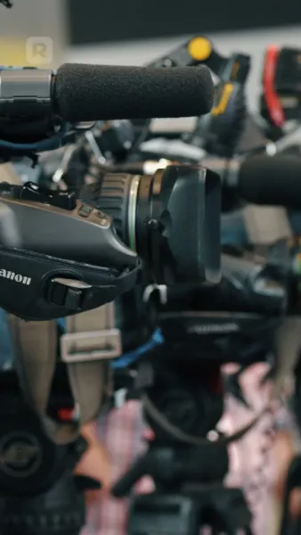 ว่ายน้ำหารัก