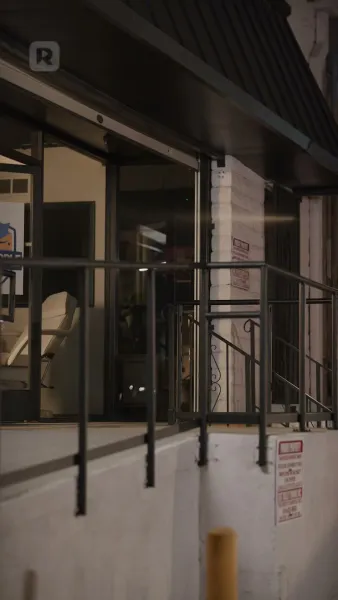 ว่ายน้ำหารัก