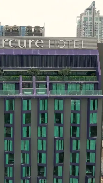 ว่ายน้ำหารัก