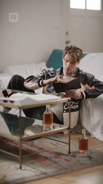 ว่ายน้ำหารัก