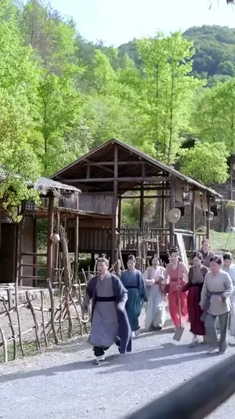 พวกเขาเคี้ยวเปลือกไม้, ฉันกินสเต็ก