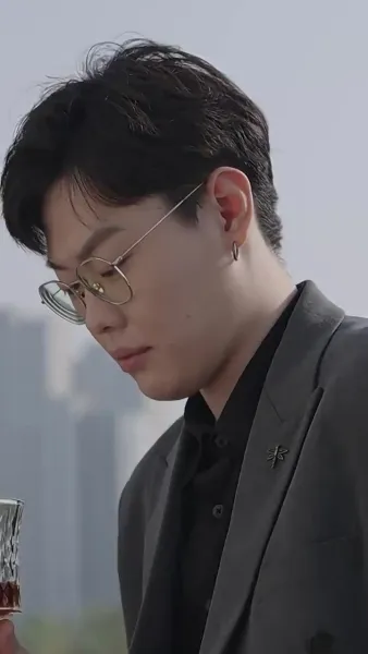 หลังจากการหย่าร้าง, สามีเก่าขอคืน