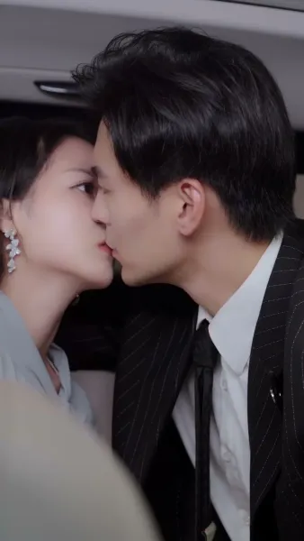 นักเต้น ผู้หลอกหลอนหัวใจ