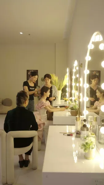 นักเต้น ผู้หลอกหลอนหัวใจ