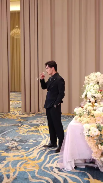 นักเต้น ผู้หลอกหลอนหัวใจ