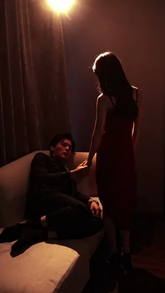 นักเต้น ผู้หลอกหลอนหัวใจ